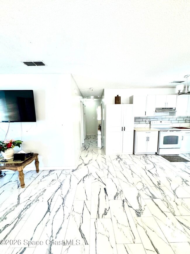 Building Photo - 885 Taluga Ave SE