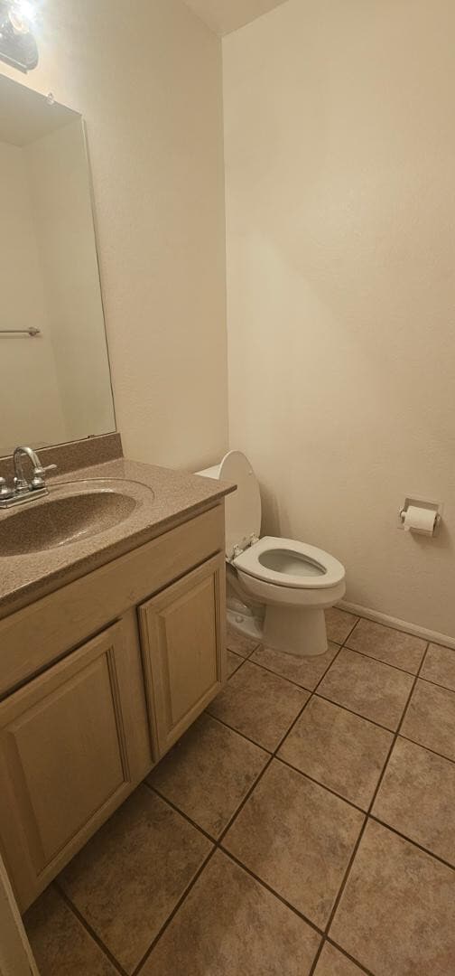 Building Photo - 333 E Lilac Dr