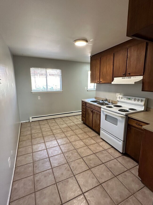 Building Photo - Great 2 Bed 1 Bath Minutes from Old Colora...