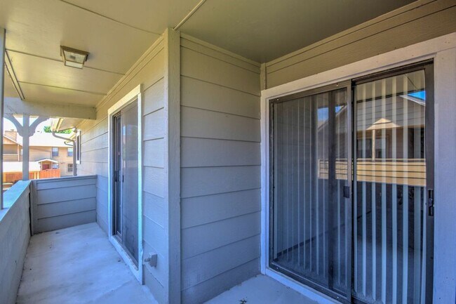 Building Photo - 2 Bed / 1 Bath Condo South Tulsa