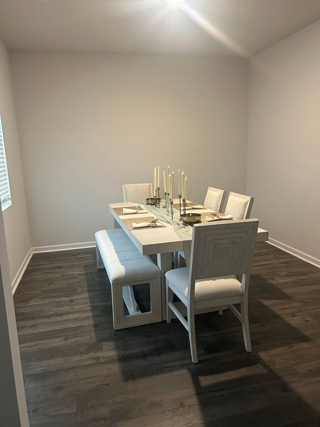 Building Photo - Beautiful 5 bedroom 2.5 bathroom new construction home