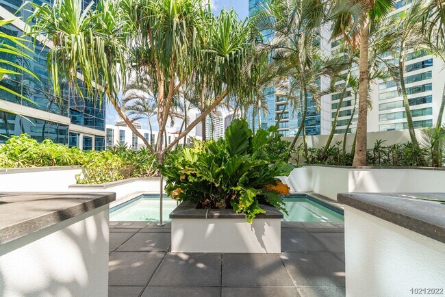Building Photo - Waihonua 2br 2ba 2pkg (tandem) w/Storage, High Floor, Amenities (Honolulu)
