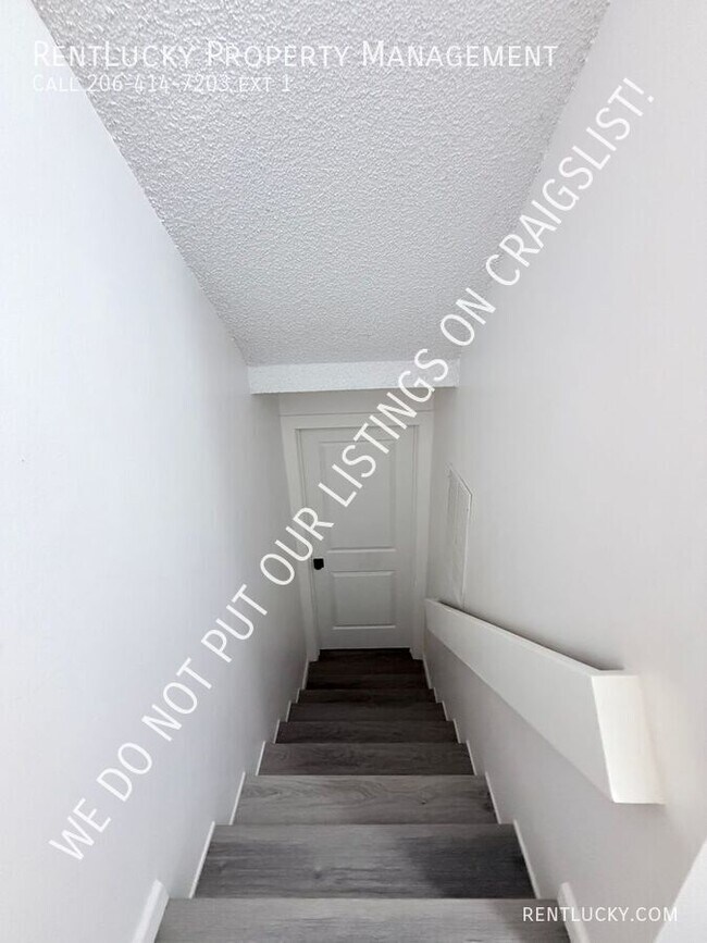 Building Photo - 3221 SW 319th Pl