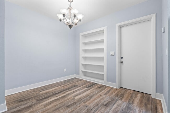 Building Photo - 2192 Belmar Dr