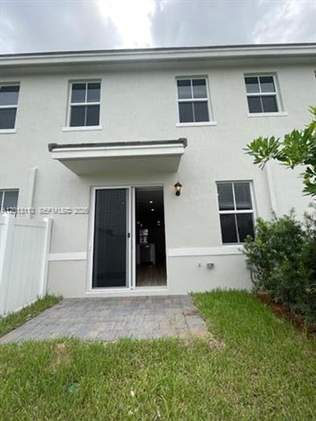 Building Photo - 172 SW 171st Ln