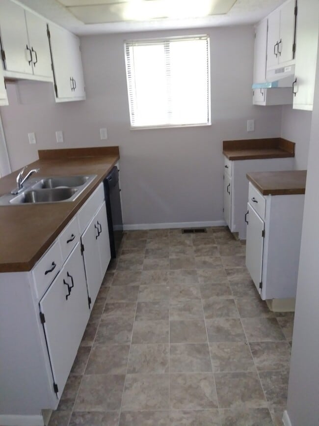 Building Photo - At Last This Is What You've Been Searching For, Updated 2 bdrm 1 bath Condo