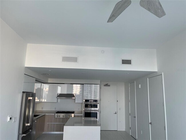 Building Photo - 400 Central Ave