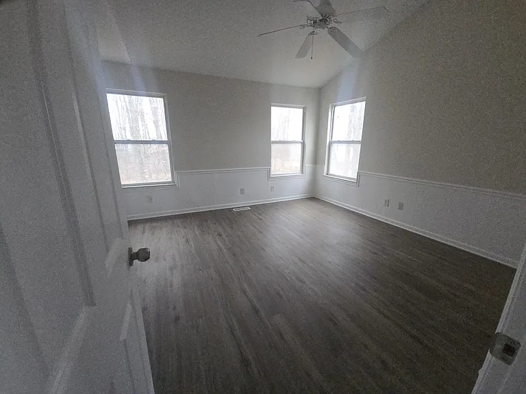 Building Photo - 676 Grove Cir