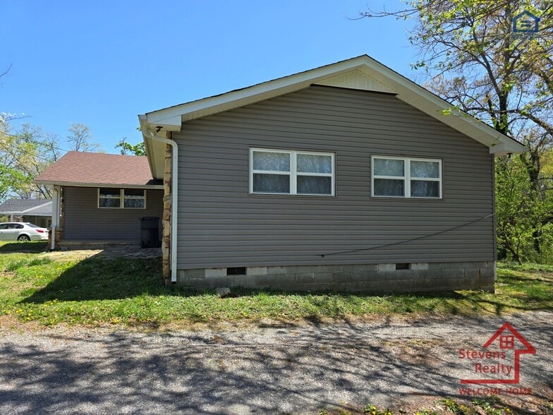 Building Photo - 311 Choate Cemetery Rd