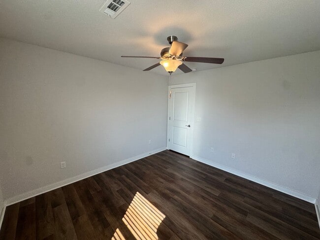 Building Photo - 4401 Havanna