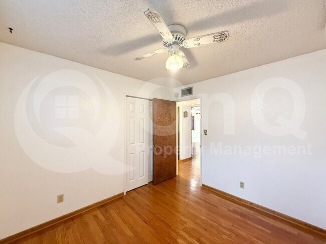 Building Photo - 2519 E Fairfield St