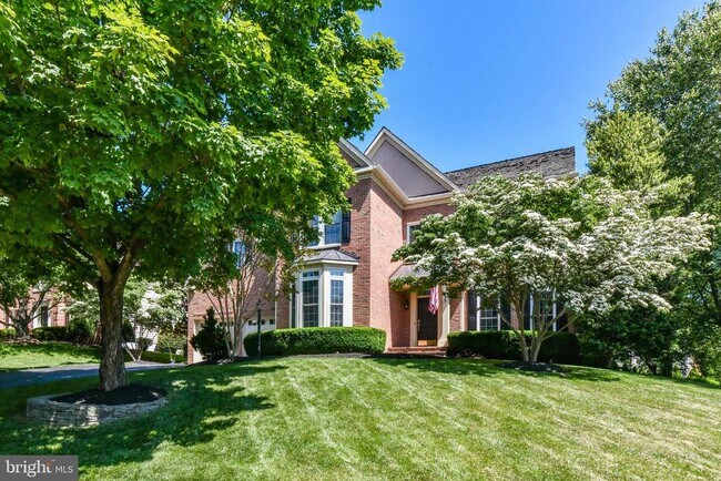 Building Photo - 641 Meade Dr SW