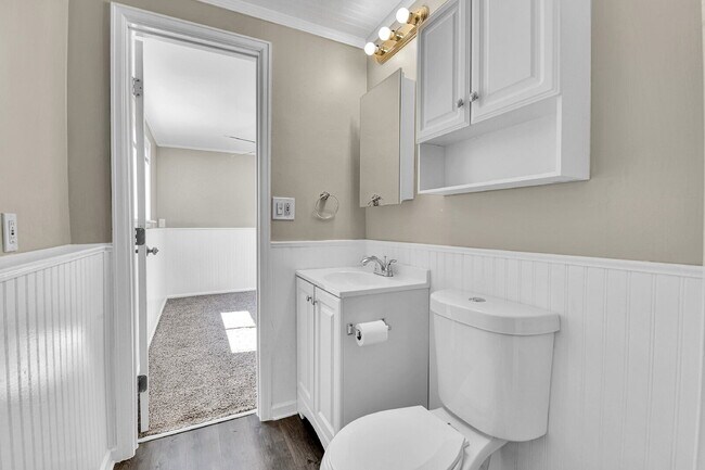 Building Photo - $2,995 - 4 Bed, 2 Bath Home in Aurora with...