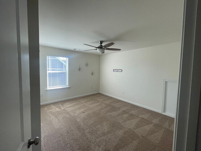 Building Photo - 29662 Riverstone Dr