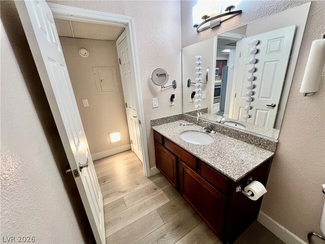 Building Photo - 5295 Indian River Dr