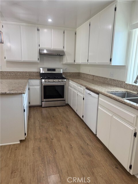 Building Photo - 437 Richmond St