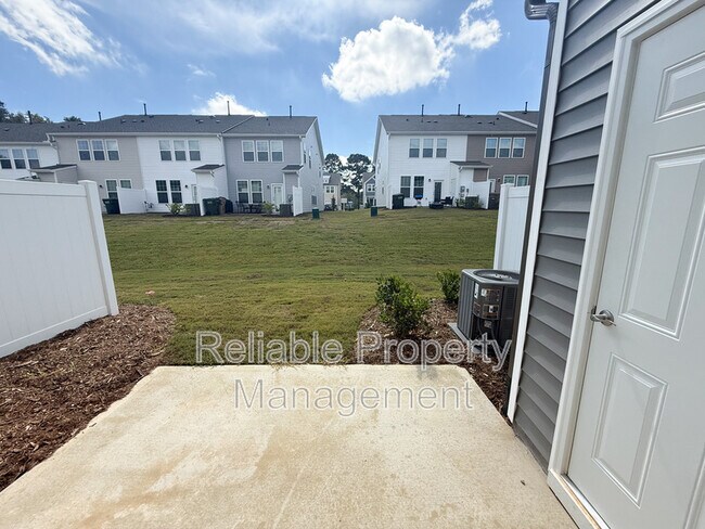Building Photo - 32 Honeydew Wy