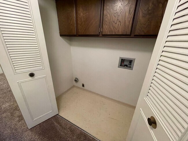 Building Photo - Payd27