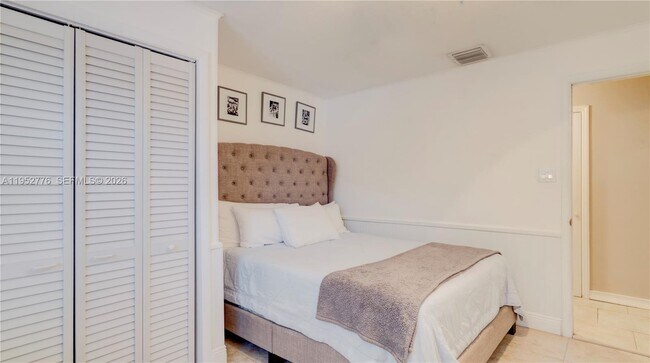 Building Photo - 150 Azalea St