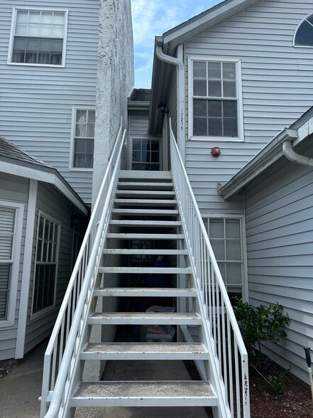 Primary Photo - 12219 Armenia Gables Cir