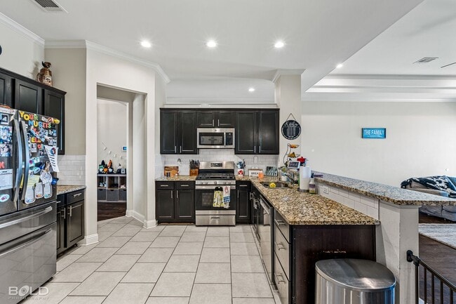 Building Photo - 331 N Hampton St