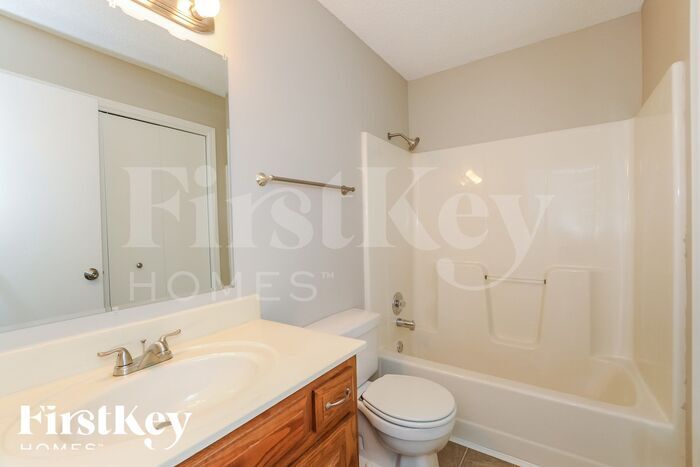 Building Photo - 507 Belmont Dr