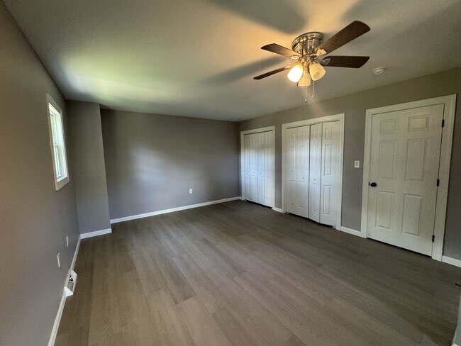 Building Photo - 842 A Woodcrest Dr
