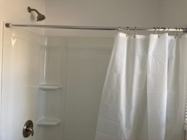 Building Photo - 711 Summit St