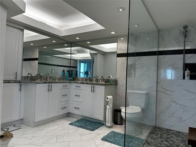 Building Photo - 4900 Brittany Dr S