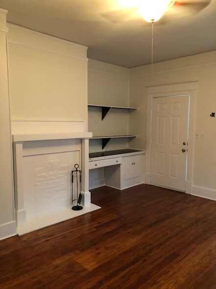 Front Room-3 - 1837 McDowell St