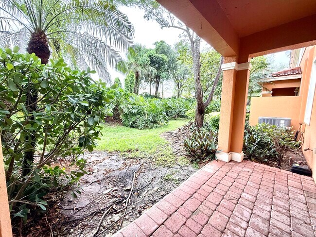 Building Photo - 7447 Briella Dr