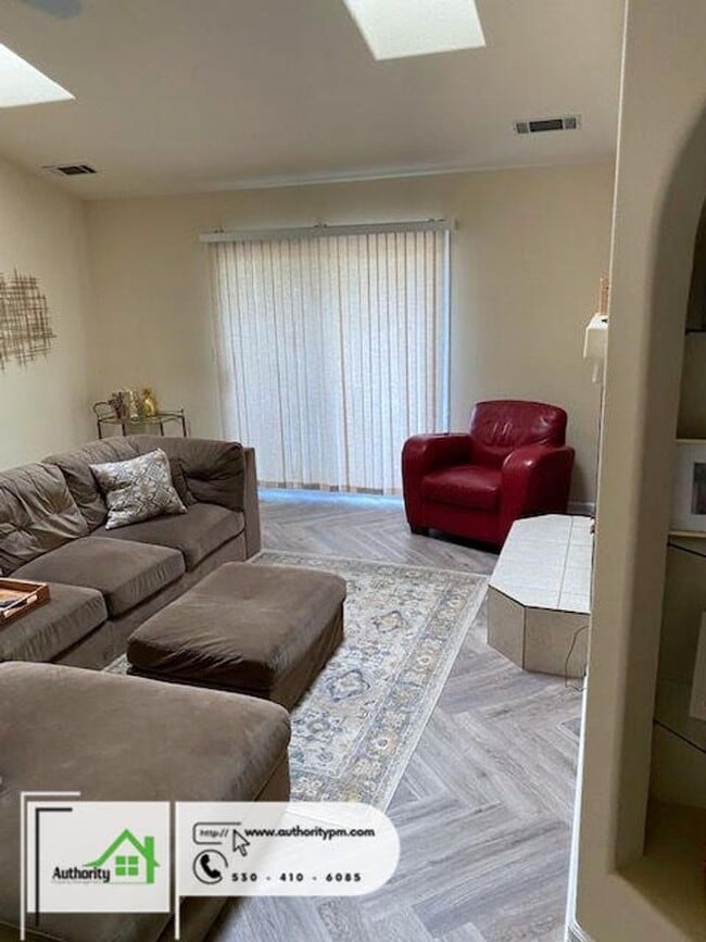 Building Photo - 3032 Stonecrest Pl