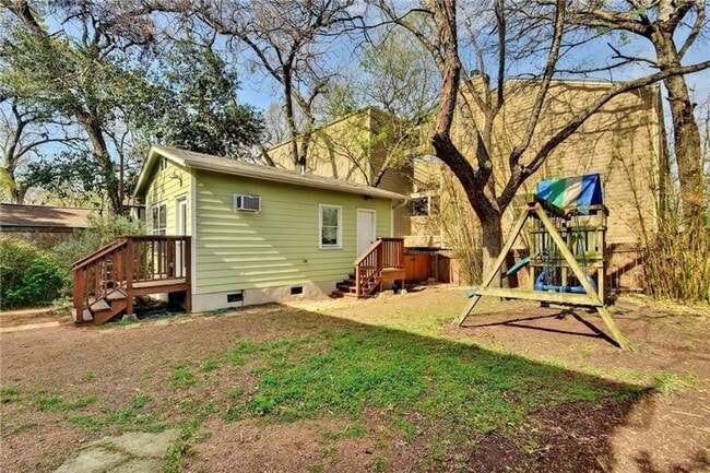 Building Photo - 4412 Barrow Ave