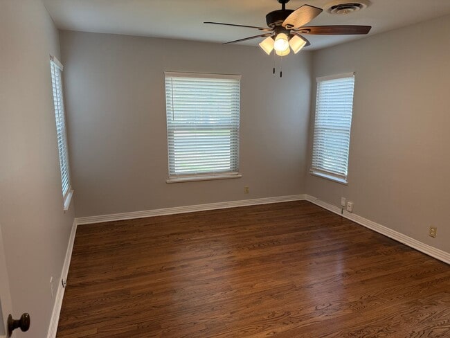 Building Photo - 3601 Norfolk Rd