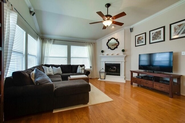 Building Photo - 6430 Plantation Ln