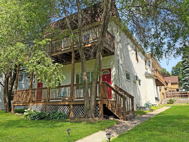 Building Photo - 2407 Buchanan St NE