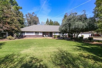 Building Photo - Clovis Ranch style 4 bedroom with Pool on ...