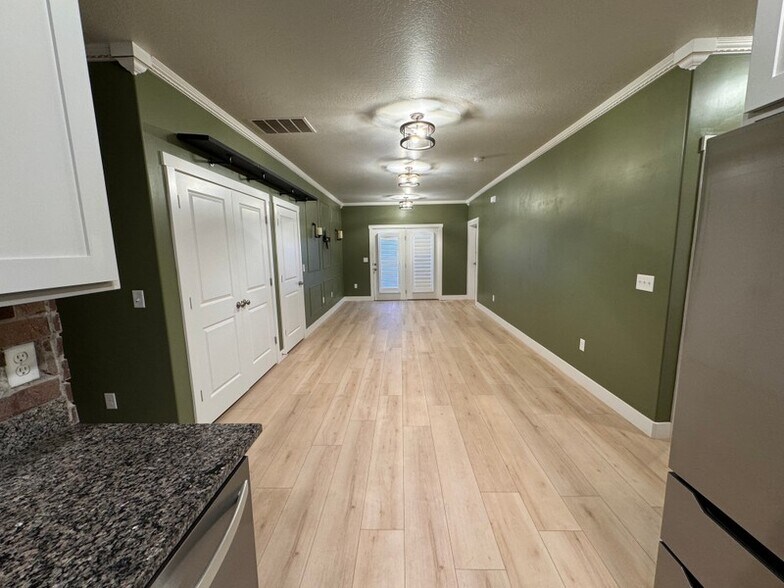 Building Photo - 1558 N 160 W