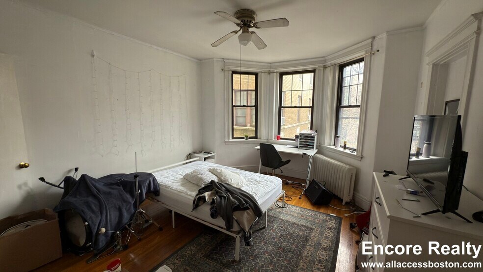 Building Photo - 58 Queensberry St