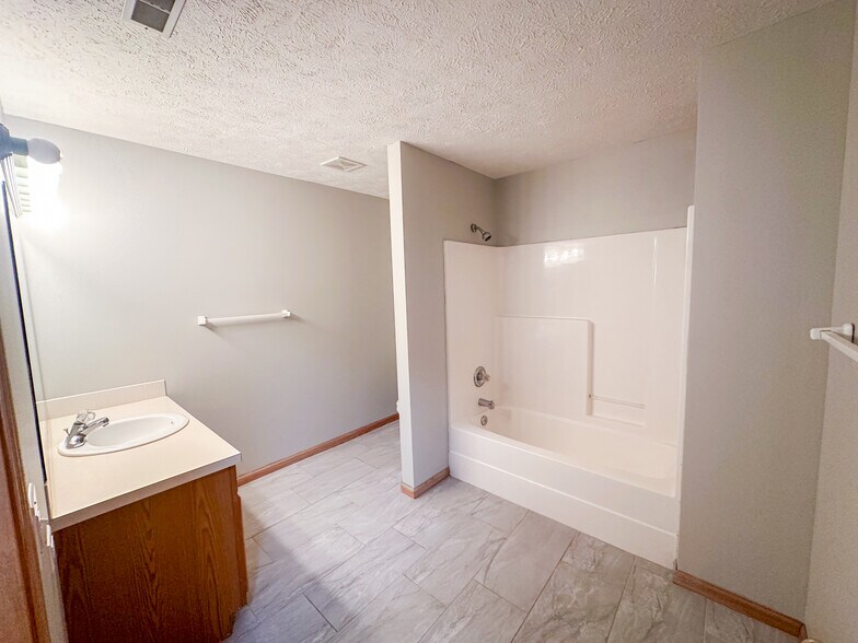 Building Photo - 1727 N 57th Ave