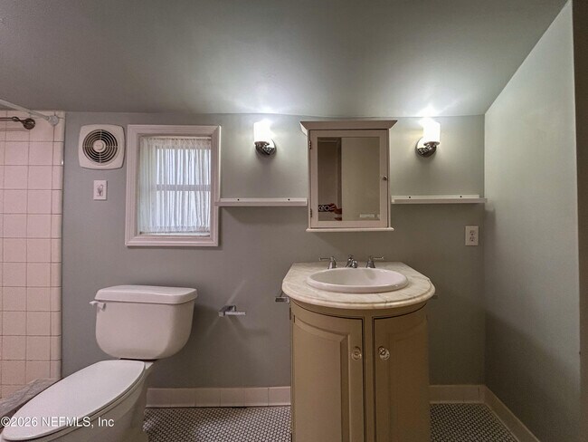 Building Photo - 3944 Boone Park Ave