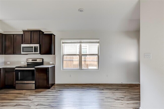 Building Photo - 545 Greatest Gift Wy