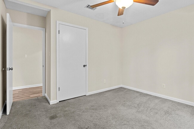 Building Photo - 219 Brooks Dr