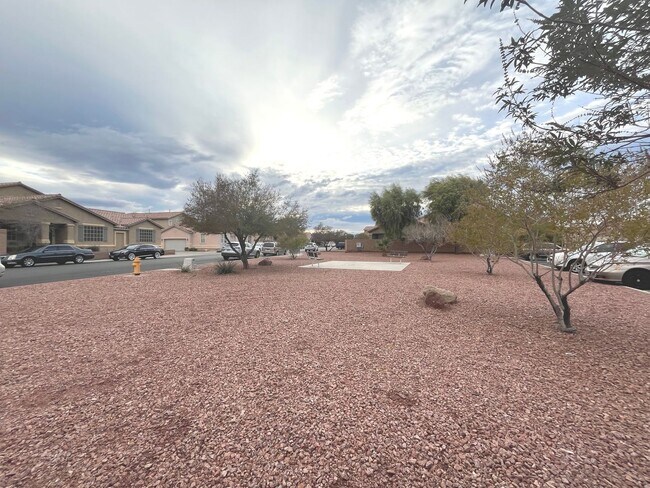 Building Photo - 1847 sq ft, 2 story, 4 Bedroom, 2 1/2 bath, 2 Car Garage home in the Vibrant city of Las Vegas.