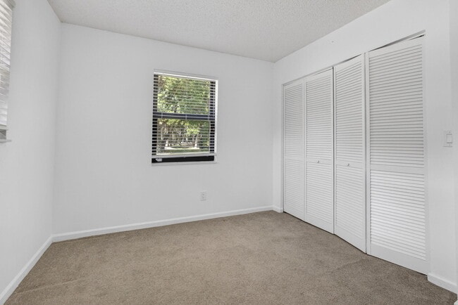 Building Photo - 7107 181st Ct N