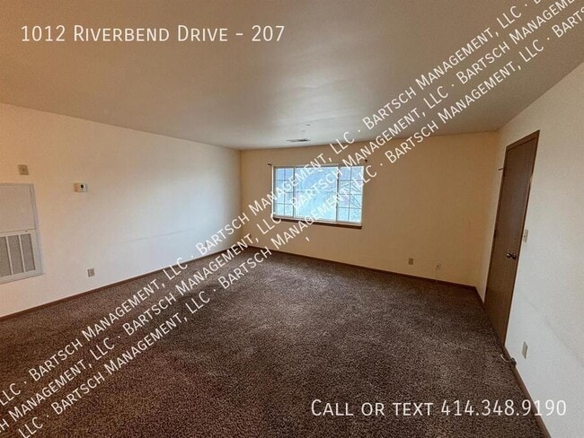 Building Photo - 1012 Riverbend Dr