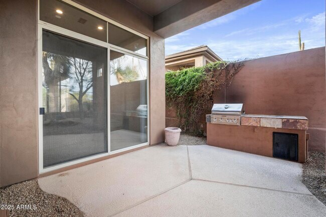 Building Photo - 9359 E Cavalry Dr