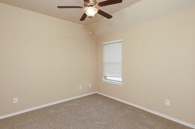 Building Photo - 3042 Camelia View Ln