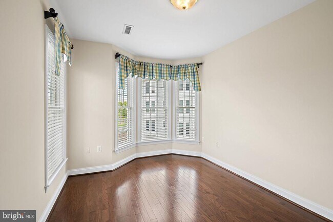 Building Photo - 4700 Water Park Dr
