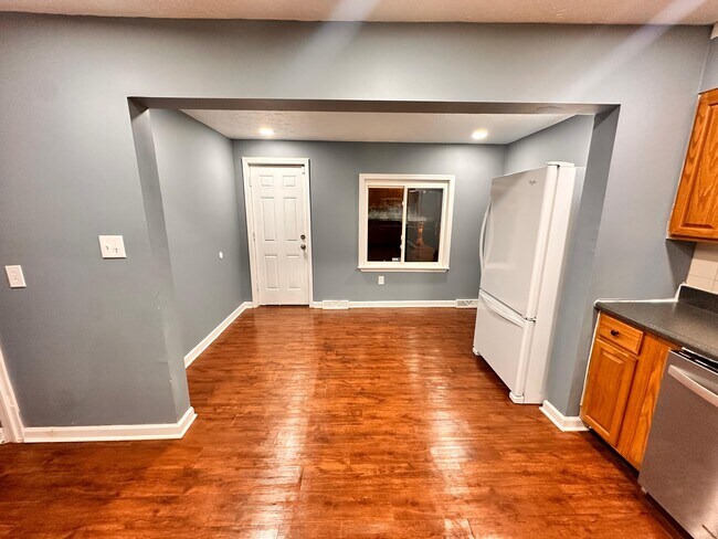 Building Photo - 1240 S 17th St